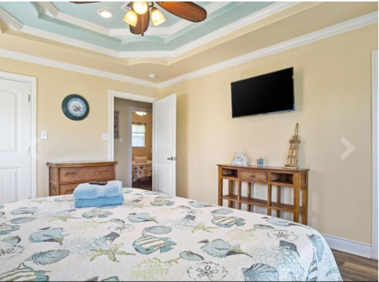 Fancy Nancy 2 Min Walk To Beach, Lyft, Pet-Friendly Bolivar Peninsula Luaran gambar