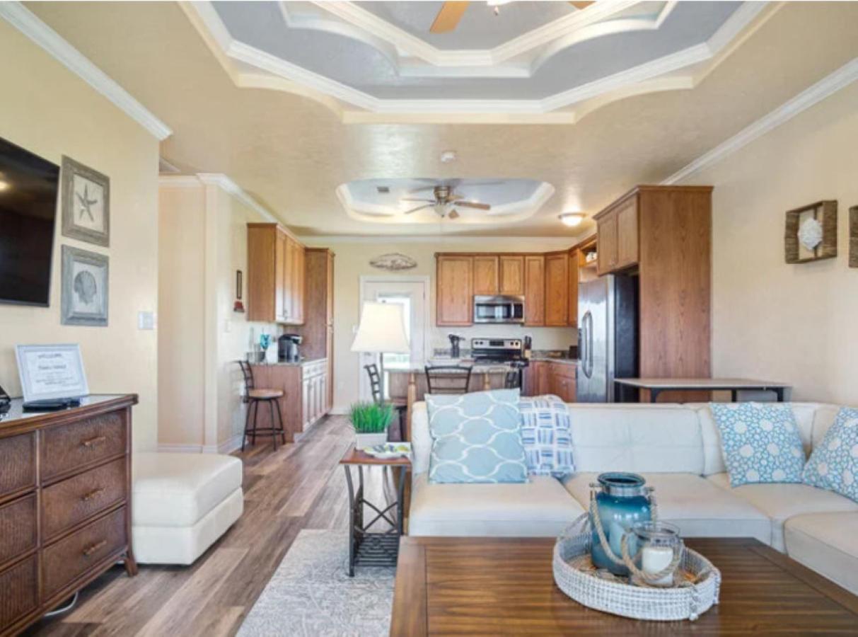 Fancy Nancy 2 Min Walk To Beach, Lyft, Pet-Friendly Bolivar Peninsula Luaran gambar