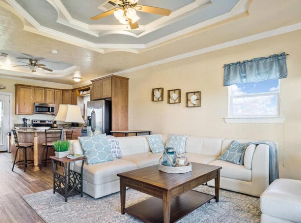 Fancy Nancy 2 Min Walk To Beach, Lyft, Pet-Friendly Bolivar Peninsula Luaran gambar